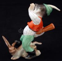 Herendi vadászó fiú, kézzel festett, jelzett, hibátlan, m:12 cm