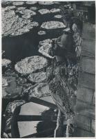 Sevcsik Jenő (1899-1996): Zajló Duna (a Margit hídról fényképezve), jelzetlen vintage fotó a szerző hagyatékából, 13x18 cm