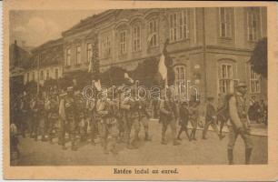 Esztergom, Széchenyi tér, Magyar királyi posta és távirda; Estére indul az ezred, katonák (EK)