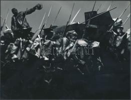 cca 1980 Gebhardt György (1910-1993): Hősök emlékére, feliratozott vintage fotóművészeti alkotás, 18x24 cm