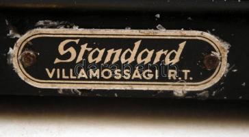 Standard márkájú régi tárcsázós telefon