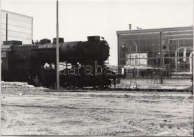 1981 A metró Kőér utcai kazánházának üzembe helyezéséig egy régi gőzmozdony szolgált hőközpontként, ...