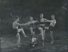 cca 1930 Beavató rituálé egy sűrű erdő közepén, korabeli negatívok későbbi nagyítása, 2 db fotó, 18x...