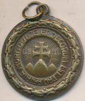 ~1930. "Középfokú Iskolák Sportköreinek Országos Szövetsége - Versenydíja / Dulce et decorum est pro patria mori (Édes és dicső dolog a hazáért meghalni)" Br díjérem (30mm) T:2-