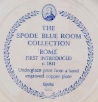 2 db levonóképes porcelán falitányér, különböző mintákkal, jelzett, apró lekopásokkal, d: 26,5 cm