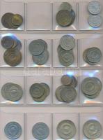 288 db-os vegyes magyar és főleg külföldi érmegyűjtemény érmetartó albumban T:vegyes
288pcs of diff....