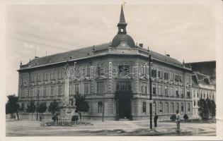 Keszthely, Premontrei gymnasium (kis szakadás / small tear)