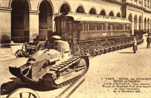 Paris, Hotel des Invalides, Musee de l&#039;Armee / military museum, tank, train, cannon