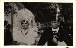 Mezőkövesdi népviselet / Hungarian folklore, couple from Mezőkövesd