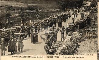 Roncesvalles, Roncevaux, procession des penitents / penitents march