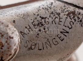Régi J. A. Henckels Solingen jelzésű varróolló, h: 11,5 cm