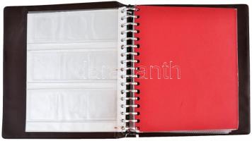 Használt érmetartó album különböző méretű érmék tárolására, összesen 218 férőhellyel