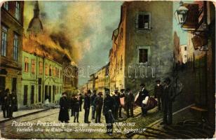 1913 Pozsony, Zsidónegyed. Vártelek utca és Miklós utca, tűzvész / Schlossgrundgasse und Nikolaigasse nach dem Brande / street after the fire