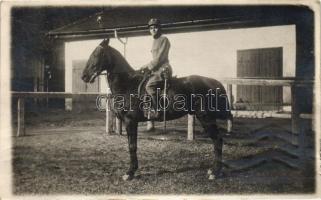 1916 Vienna, Wien; Magyar katona lóháton / military building, Hungarian soldier on horseback; photo