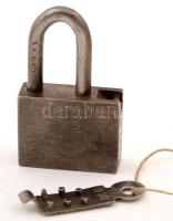 Verdun lakat "kulccsal" / Vintage lock with interesting key