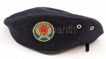 1987 Magyar rendőrségi barett sapka Komondor Terrorelhárító Szolgálat részére rendszeresítettek, de egy ideig minden rendőr nyári viselte volt.