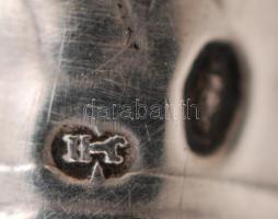 Bojtorján motívummal díszített ezüst (Ag.) szipka, lecsavarható fa véggel, jelzett,, saját, bőr borí...