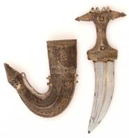 Keleti motívumos kézzel díszített görbe pengéjű afrikai tőr, díszes markolattal és hüvellyel, pengehossz: 11,5 cm, teljes hossz: 20 cm /  African dagger with oriental motifs, with ornated hilt and scabbard, blade length: 11,5 cm, full length: 20 cm