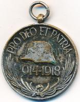 1929. "Magyar Háborús Emlékérem kardokkal, sisakkal" ezüstözött bronz kitüntetés, peremen ...