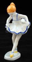 Hollóházi gyakorló balerina porcelán kislány, kézzel festett, jelzett, hibátlan, m: 14 cm