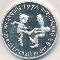 NSZK 1974. "Labdarúgó Világbajnokság - Berlin" Ag emlékérem tanúsítvánnyal (13g/1000/30mm)...