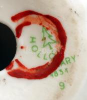 Hollóházi népviseletes porcelán lány, kézzel festett, jelzett, hibátlan, m: 11 cm