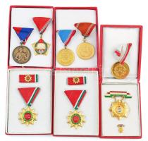 8db-os vegyes szocialista kitüntetés tétel, benne "Felszabadulási Jubileumi Emlékérem", "Honvédelmi Emlékérem", "Kiváló Munkáért", "Munkásőr", "Mezőgazdaság Kiváló Dolgozója" kitüntetések T:1,1-,2