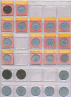 85db-os vegyes hobbi fémpénz gyűjtemény piros "Münzen" érmetartó albumba rendezve, benne 1...