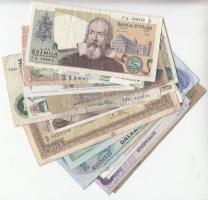 66db-os vegyes külföldi bankjegy tétel, benne jobb darabokkal T:I,I-,II,III,III-
66pcs of diff. bank...