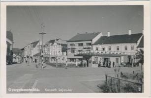 Gyergyószentmiklós, Gheorgheni; Kossuth Lajos tér, Idegenforgalmi iroda, Páll Sándor üzlete / square, shops, automobile