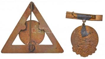 ~1960. "Magyar Természetbarát Szövetség - Túravezető" 2xklf zománcozott tombak jelvény T:2