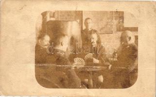 WWI card playing soldiers at the table photo (fa)