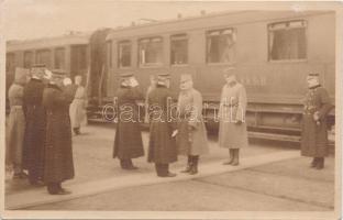1916 Pola, Frigyes főherceg és Anton Haus érkezése a vasútállomásra / Erzherzog Friedrich, Grossadmiral Anton Haus arriving at the railway station, photo A. Hauger