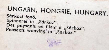 cca 1930 Sárközi fonó, Barasits kiadásában megjelent néprajzi témájú fotólap, 9x14 cm
