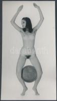 cca 1975 Formációs gyakorlat, finoman erotikus fénykép, 14x7,5 cm / cca 1975 Erotic photo, 14x7,5 cm