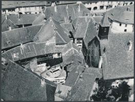 cca 1960 Szemenyei Pál: Nagyszebeni háztetők, jelzetlen vintage fotóművészeti alkotás a szerző hagyatékából, 18x24 cm