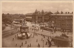 Budapest VI. Berlini tér, Nyugati pályaudvar, villamosok, Ilkovics vendéglő és étterem, Moskovics Emil üzlete, Magyar Úriasszonyok Lapja, automobile