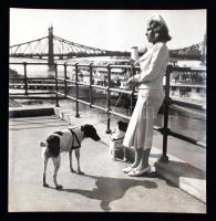 cca 1938 Reich Péter Cornel: A gazdival, pecséttel jelzett vintage fotó, 25x24 cm