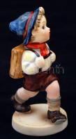 Hummel iskolás fiú, kézzel festett, restaurált, m:10,5 cm