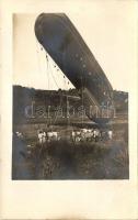 Osztrák-magyar katonák és haditengerészek léghajóval / Austro-Hungarian soldiers and mariners by an airship, photo