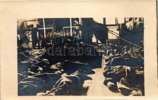 Alvó osztrák-magyar tengerészek / sleeping Austro-Hungarian mariners, photo