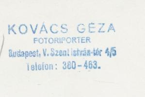 1954 Kovács Géza: Vízilabda mérkőzés, pecséttel jelzett sajtófotó, 18x12 cm