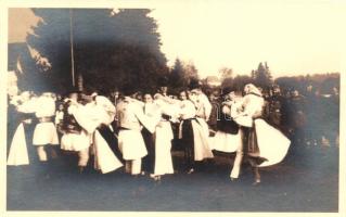 Borgdóprund, táncosok, katonák / dancers, soldiers, photo