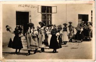 Lakodalmas menet Somogyban / Hungarian folklore, wedding in Somogy (EK)