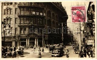 Shanghai, Nanking Road, automobile (Rb)