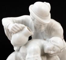 Herendi Locsolkodás, fehér mázas, jelzett, hibátlan, m: 26 cm