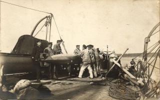 Torpedó a fedélzeten, osztrák-magyar tengerészek / Austro-Hungarian torpedo boat, shipboard, photo