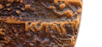 Kutas László (1936-): Budapest 1949-1979. Bronz plakett, kétoldalas, jelzett, díszdobozban, d:10 cm