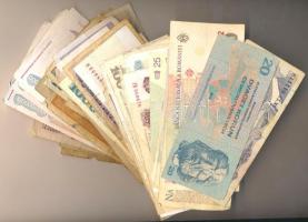 250db-os külföldi bankjegy tétel T:vegyes
250pcs of various banknotes C:mixed