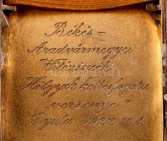 Ezüst (Ag.) cigarettatárca, jelzett, mesterjeggyel, belül gravírozott felirattal, nettó:51 g, 7,5×5 ...